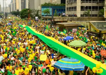 Oposição organiza atos em 12 cidades do Paraná neste 7 de Setembro