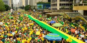 Oposição organiza atos em 12 cidades do Paraná neste 7 de Setembro