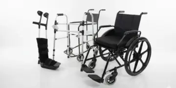 Projeto de lei propõe criar banco de cadeiras de rodas e muletas para empréstimo