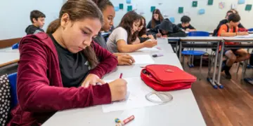 Matrículas na rede estadual do Paraná para 2026 começam nesta quarta (1º)