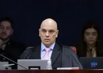 Moraes vota para condenar Bolsonaro e mais sete réus por tentativa de golpe