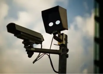 Câmara de Foz aprova projeto que dá transparência a multas de trânsito