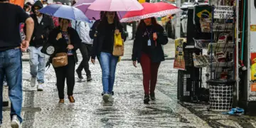 Frente fria avança sobre o Paraná e derruba temperaturas em até 10°C