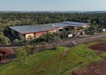 Governo debate revitalização do Centro de Convenções em audiência em Foz