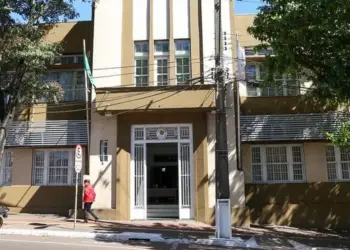 Prefeitura de Foz busca solução para rombo de R$ 900 milhões na previdência