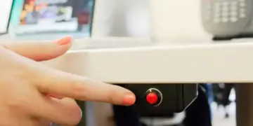 Projeto de lei propõe instalação de botão do pânico em unidades de saúde de Foz