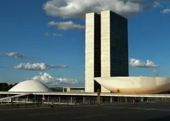 Se Foz não vai a Brasília, Brasília vem a Foz