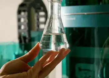 Universidades desenvolvem métodos para detectar metanol em bebidas