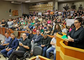 Força ou desespero? O governo marchou em bloco para defender Silvana