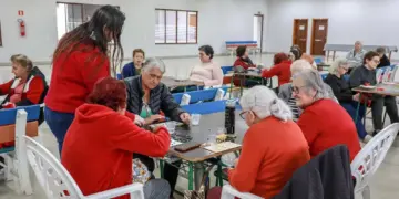 Paraná institui Bolsa Cuidador Familiar para apoio a cuidadores de idosos