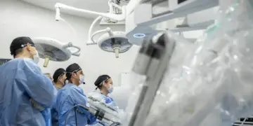 Telecirurgia entre Paraná e Kuwait entra para o Guinness como a mais distante do mundo