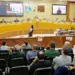 Câmara de Foz mantém tramitação de dois projetos após rejeitar pareceres contrários