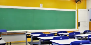 Professor é afastado após ameaçar alunos com arma em sala de aula no Paraná