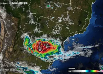 Frente fria avança e traz novos temporais ao Paraná neste fim de semana