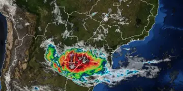 Frente fria avança e traz novos temporais ao Paraná neste fim de semana