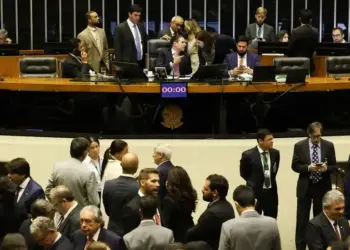 Licença-paternidade poderá chegar a 20 dias após aprovação na Câmara