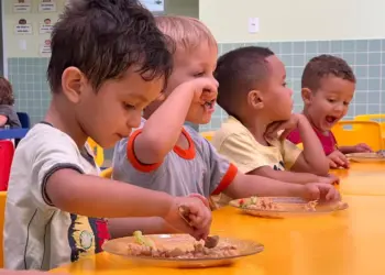 Secretaria de Educação reforça datas de matrícula e prevê 1.700 novos alunos no 1º ano em 2026