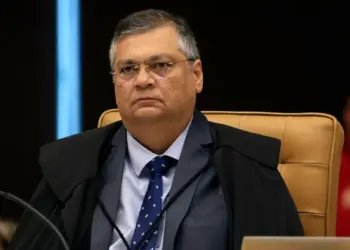 Flávio Dino é sorteado para relatar habeas corpus que contesta prisão domiciliar de Bolsonaro