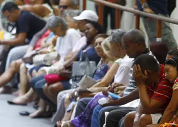 Prefeito veta projeto que obrigava divulgação de listas de espera na saúde