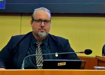 Bosco Foz retira projeto que alterava Prêmio da Imprensa após polêmica sobre liberdade de expressão