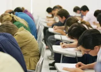 Concurso da Secretaria da Fazenda abre inscrições com salário inicial de R$ 12,9 mil