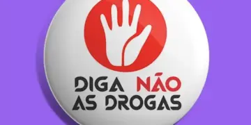 Mensagens educativas sobre drogas podem integrar materiais escolares da rede municipal