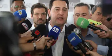 Ratinho Junior reage a decreto federal e reforça defesa das APAEs no Paraná.