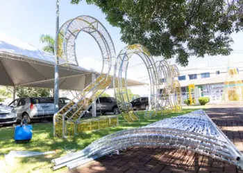 Santa Terezinha inicia montagem do Natal Mágico e promete decoração ampliada