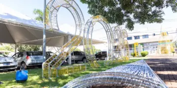 Santa Terezinha inicia montagem do Natal Mágico e promete decoração ampliada