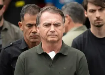 Bolsonaro é preso preventivamente por ordem de Alexandre de Moraes