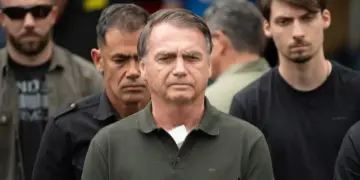 Bolsonaro é preso preventivamente por ordem de Alexandre de Moraes