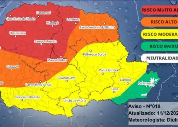 Sistema de baixa pressão avança lentamente e pode gerar supercélulas no Paraná