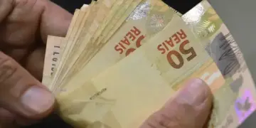 Prazo para saque do abono salarial 2025 termina nesta segunda-feira