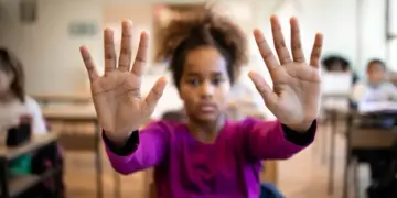 Câmara analisa projeto que cria protocolo antirracista nas escolas