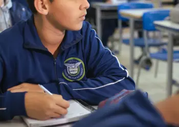 Paraná amplia escolas cívico-militares e fortalece programas educacionais