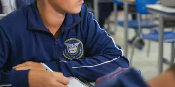 Paraná amplia escolas cívico-militares e fortalece programas educacionais