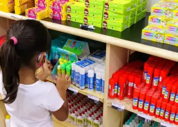 Credenciamento para fornecedores do auxílio material escolar segue aberto