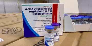 Paraná recebe primeiras vacinas contra VSR para gestantes; Foz do Iguaçu terá 1.642 doses