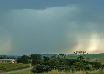 Chuvas localizadas e calor intenso marcam o fim de semana no Paraná