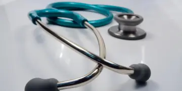 Senado analisa criação de exame para exigir proficiência de médicos no país