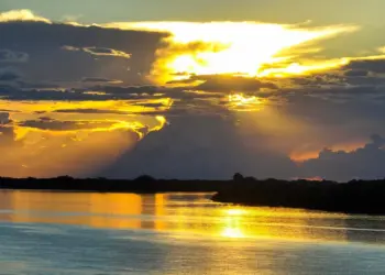 Fevereiro de 2026 terá calor, chuvas típicas de verão e clima dentro da média no Paraná