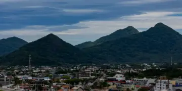 Verão divide o Paraná entre calor no Oeste e frio histórico no Leste