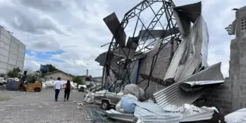 Tornado atinge São José dos Pinhais e destelha cerca de 350 casas no Guatupê