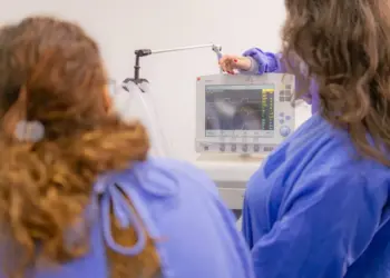 Concurso da Saúde do Paraná abre inscrições para 641 vagas nesta quarta-feira