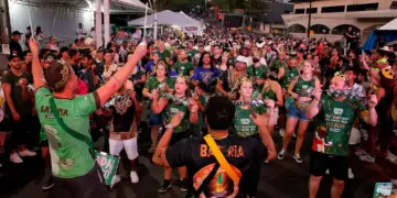 Avenida JK recebe Carnaval Foz Folia com cinco dias de festa em Foz do Iguaçu