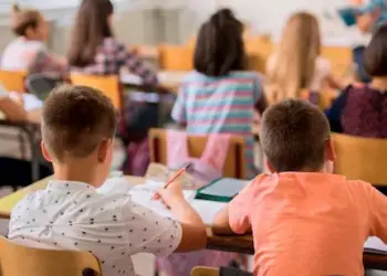 Câmara aprova projeto que proíbe músicas com apologia a crime e drogas nas escolas municipais