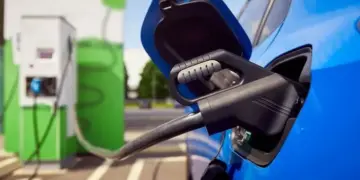 Câmara torna obrigatória recarga de veículos elétricos em shoppings