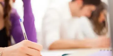 Fraude em prova estadual leva polícia a investigar aprovações irregulares em medicina no Paraná