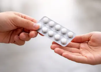 Foz amplia rede de saúde mental com três novos medicamentos nas farmácias municipais