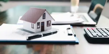 Nova lei permite que possuidores assumam IPTU e regularizem imóveis em Foz do Iguaçu